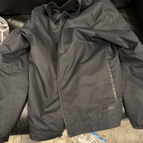 Oakley Windbreaker