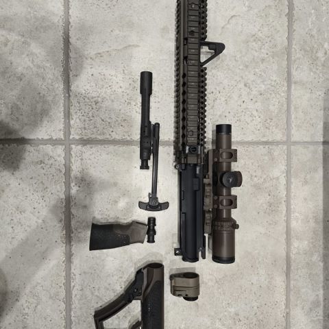 Daniel M4A1 Upper an trijicon 