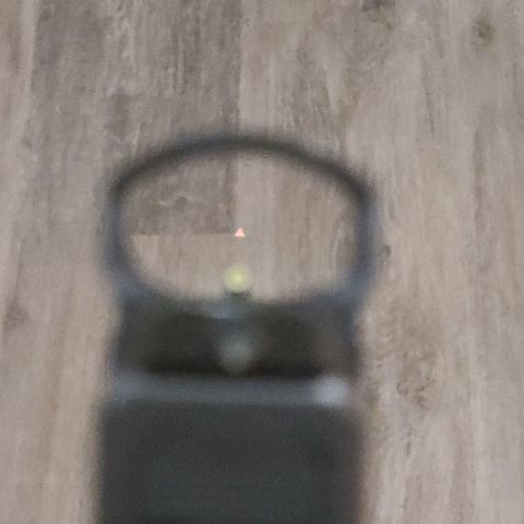 Delta point triangle reticle