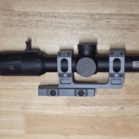 Eotech Vudu 1-8 w/ ADM Mount