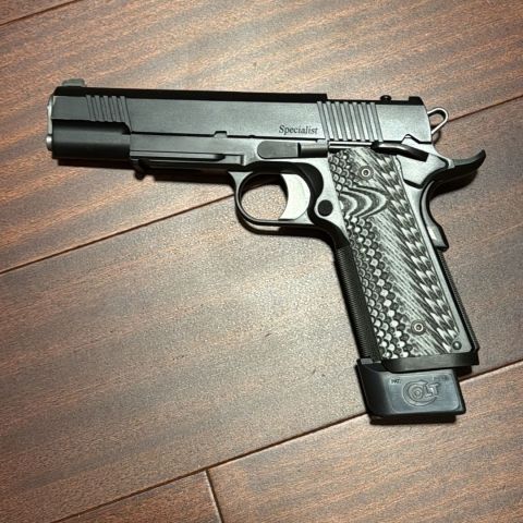 Dan Wesson specialist 