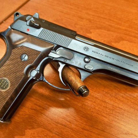 IN SEARCH OF Beretta 92SB