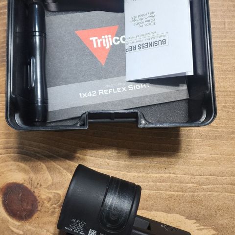 Like New Trijicon Reflex
