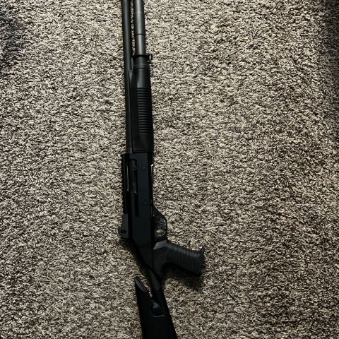 Benelli M4 LE