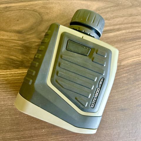 BUSHNELL RANGE FINDER