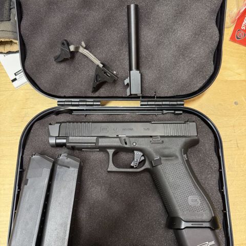 Glock 47 with accessories 