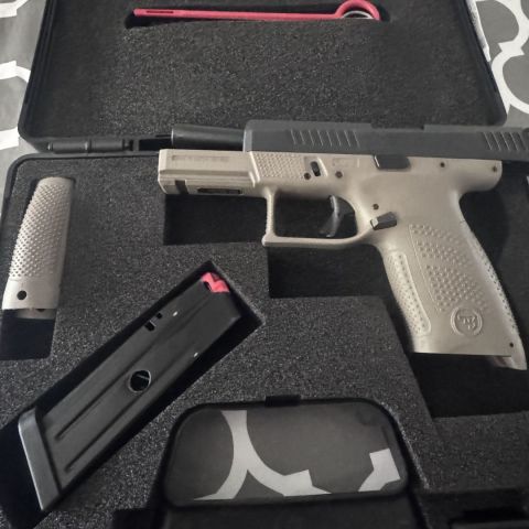 CZ P10C