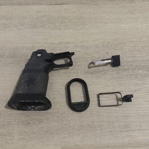 Staccato Gen 2 Grip + stuff 