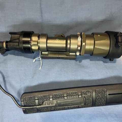 Surefire rifle light w/ ARMS 