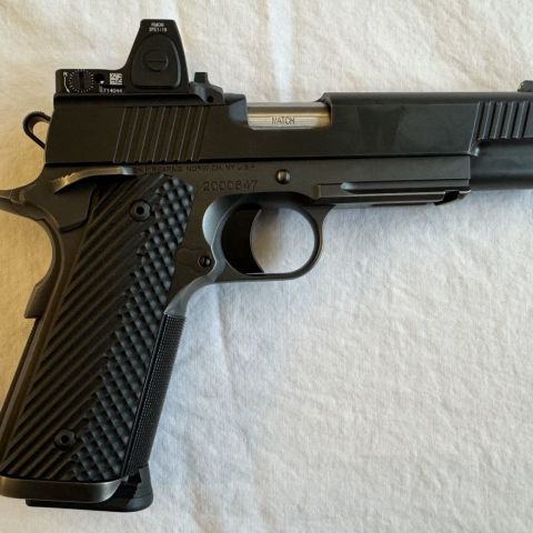 Dan Wesson Specialist 