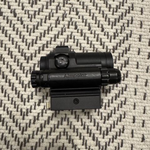 Aimpoint CompM5s 2MOA red dot