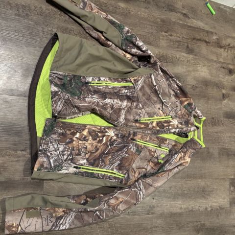 Underarmor XL cold gear coat. 