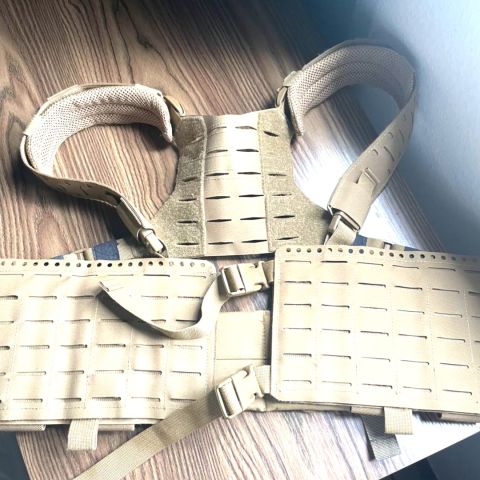 ANYONE KNOW WHAT BRAND THIS IS