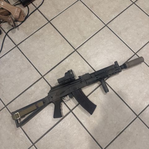 AK105