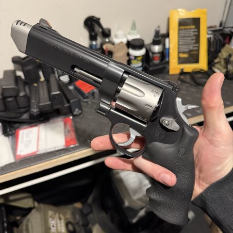 Smith and Wesson 627 V-Comp 