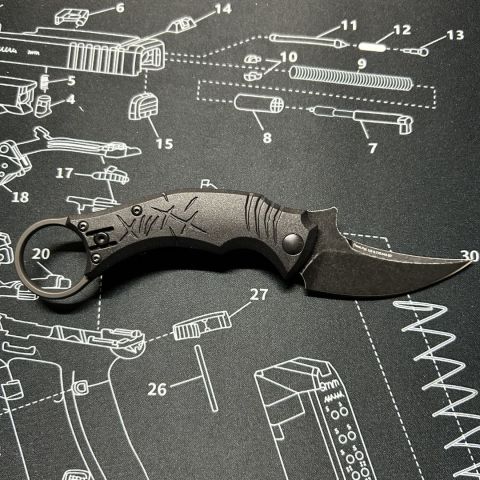 Bastinelli Mako folder