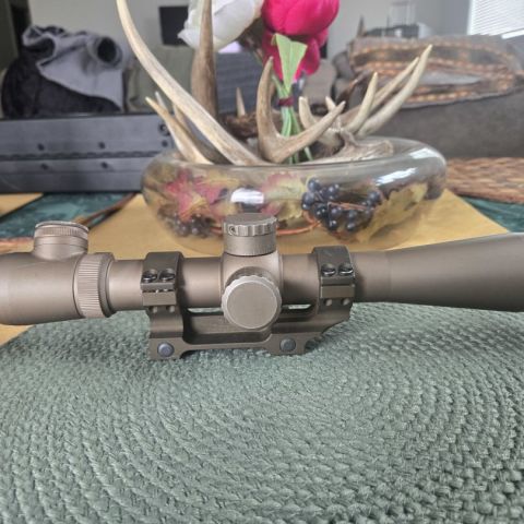 Leupold MK4 3.5-10 LRT GOV