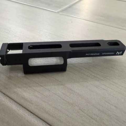 UTG Pro MP5 Light Mount