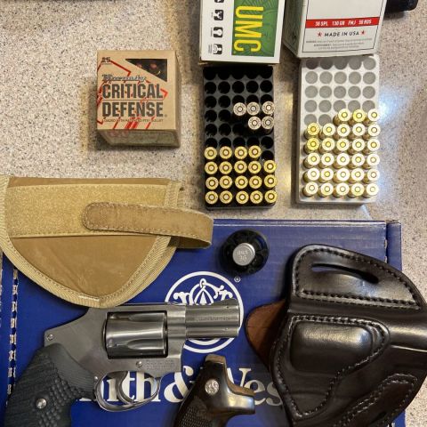 S&W 640 .357 w extras 