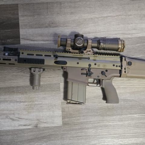 FN Scar 17 