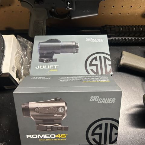 Sig Romeo 4s and Juliet 4 mag