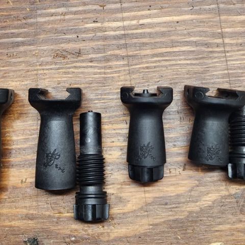 KAC Stubby Vertical Foregrip 