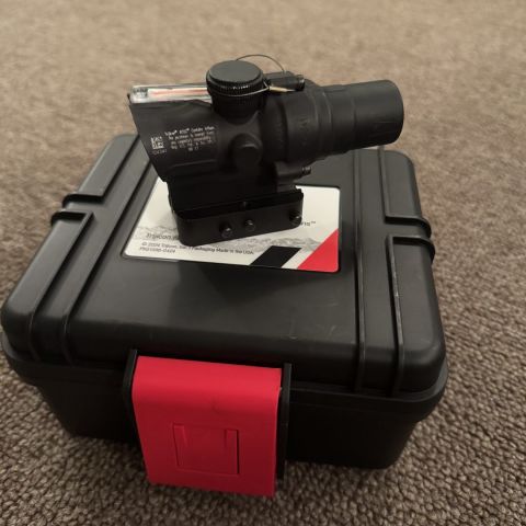 Trijicon ACOG 1.5x16S TA44