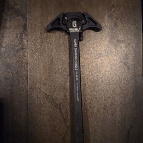 Geissele charge handle