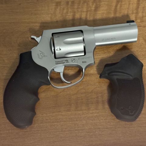 Taurus 856