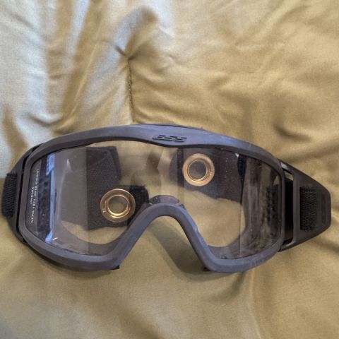 ESS helmet mount goggles