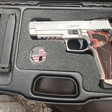 SIG P226 x FIVE CLASSIC 