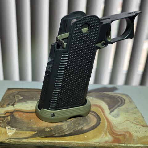 Cosaint Arms 2011 Alum. Grip