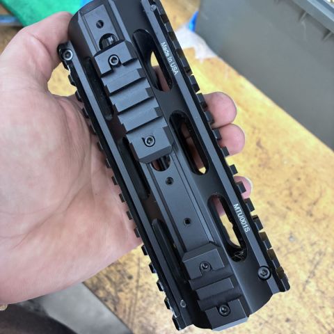 UTG ar15 Quad rail 