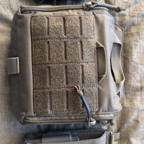 5.11 MOLLE GEAR 