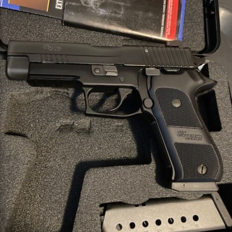 Sig Sauer P220 Elite Dark .45