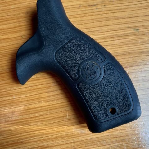 Bodyguard 38 stock grip