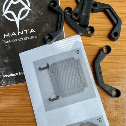 Manta Defense railguard clips