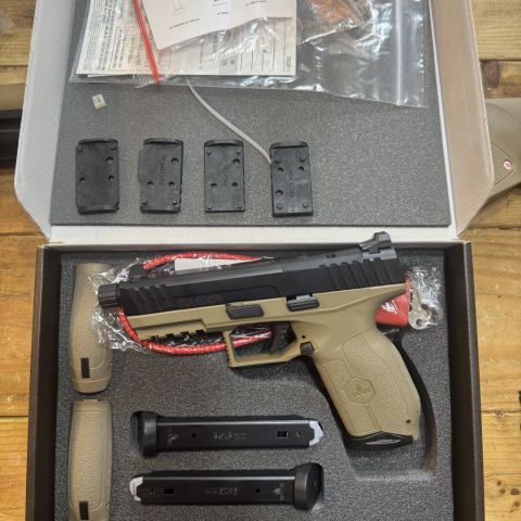 IWI Masada 9mm threaded o/r