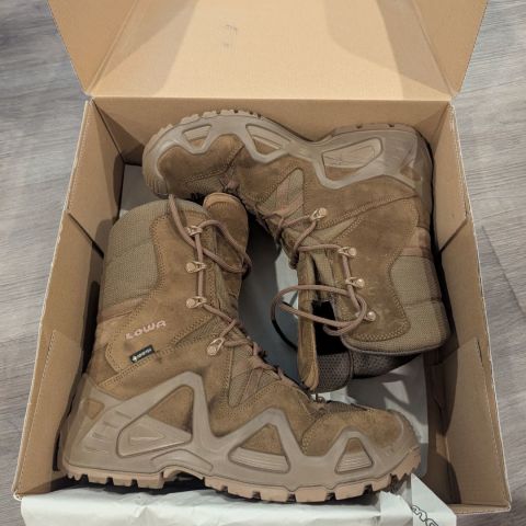 Lowa Mens Zephyr Boots size 10