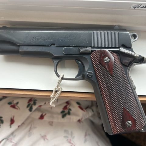 Colt Combat Commander 1911