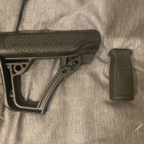 Daniel defense stock and grip