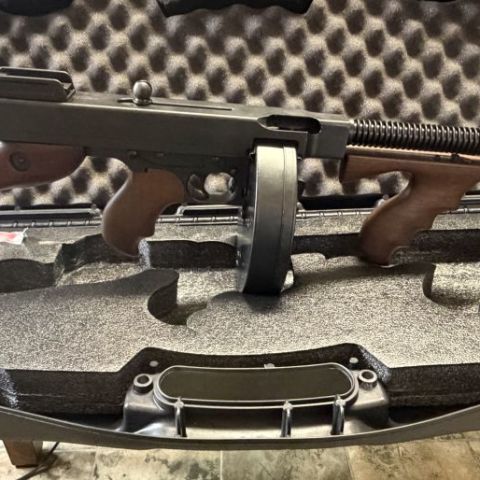 Auto ordnance 1927A-1 deluxe 