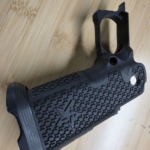 Staccato 2011 Grip w Magwell
