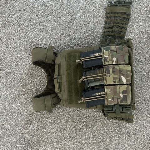 Plate carrier 