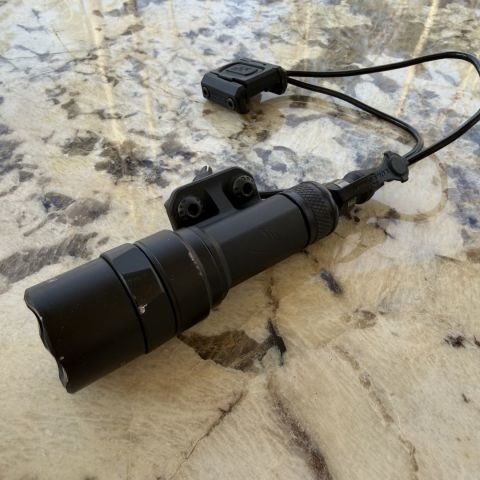Surefire rifle light 