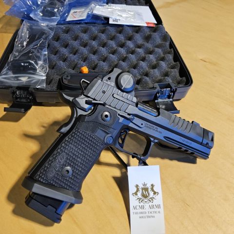 Sig P211 GTO with Romeo