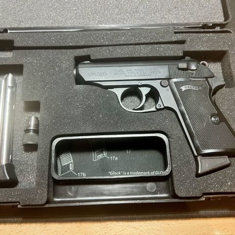 Walther PPK/S .22lr +case/mags