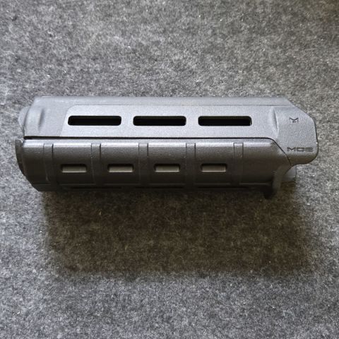 Magpul Moe handguard AR15