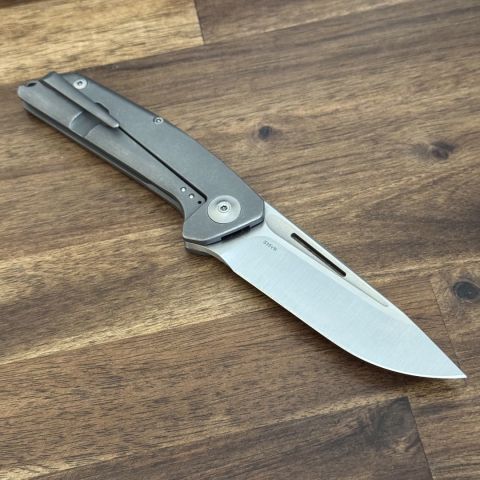 Liong Mah Endeavour knife