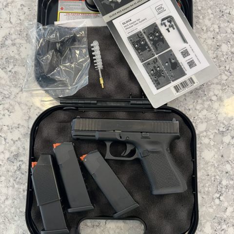 *NIB* Glock 19 Gen 5 MOS